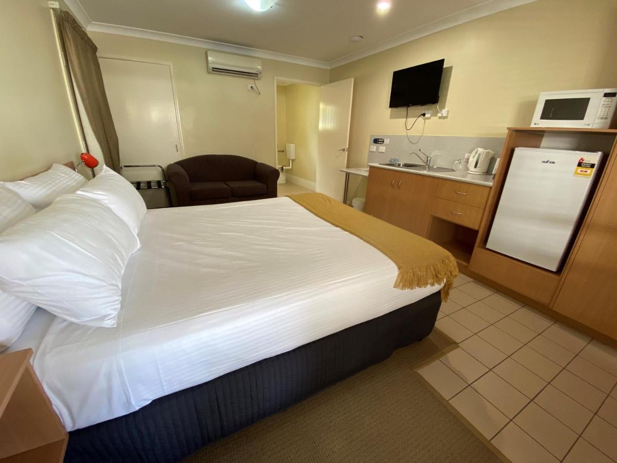 Country Roads Motor Inn Gayndah エクステリア 写真
