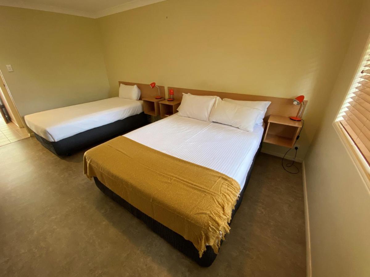 Country Roads Motor Inn Gayndah エクステリア 写真