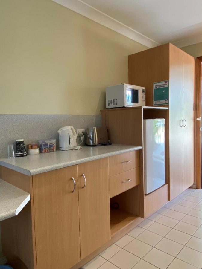 Country Roads Motor Inn Gayndah エクステリア 写真
