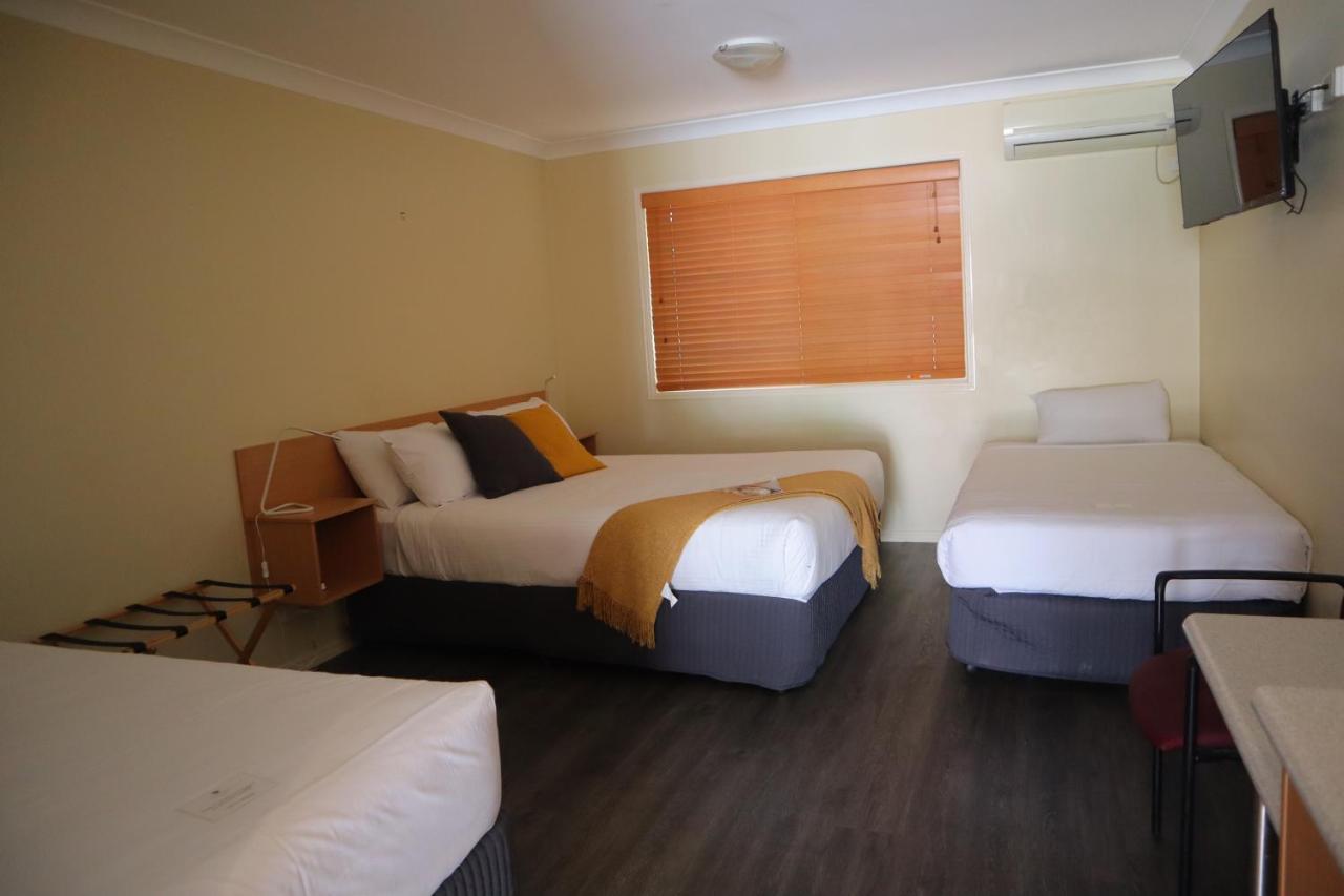 Country Roads Motor Inn Gayndah エクステリア 写真