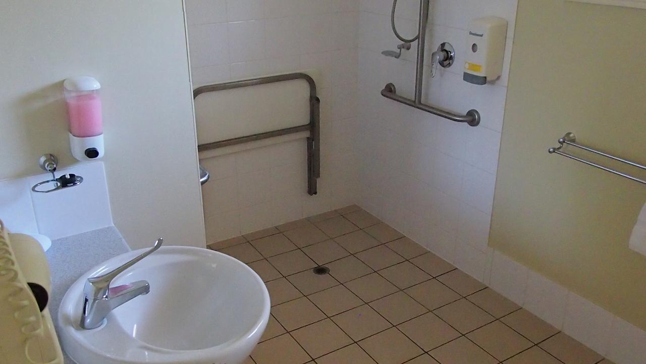 Country Roads Motor Inn Gayndah エクステリア 写真